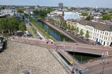 904051 Overzicht van de Stadsbuitengracht te Utrecht te Utrecht, vanaf het dak van het Gildenkwartier, met links de ...